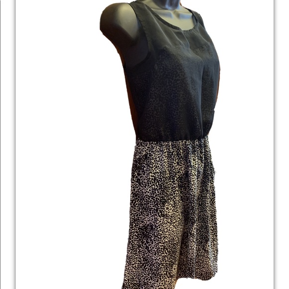 Flirty Black & White Summer Dress - Picture 2 of 10